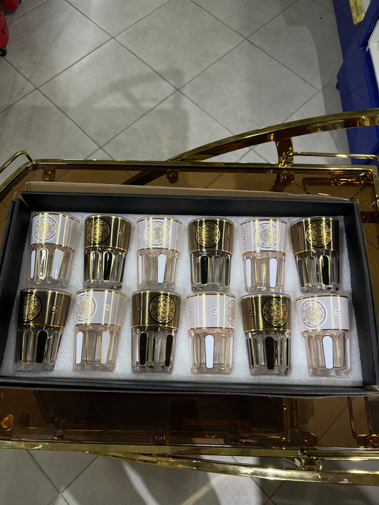 Série de 12 verres à thé